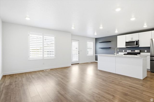 8552 W BOWIE DR, Magna, UT 84044