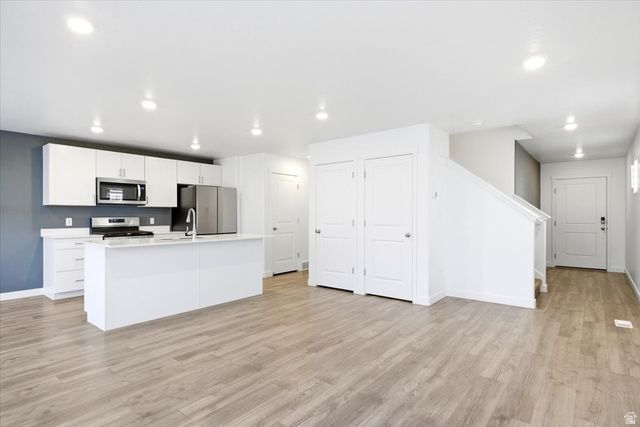 8552 W BOWIE DR, Magna, UT 84044