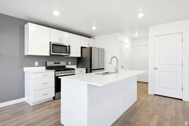 8552 W BOWIE DR, Magna, UT 84044