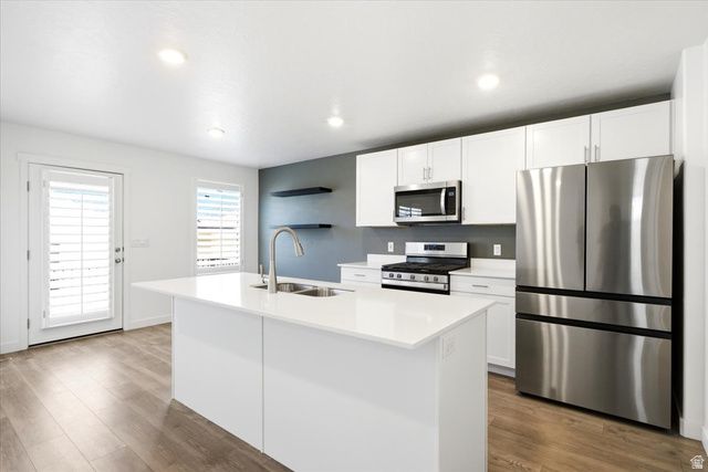 8552 W BOWIE DR, Magna, UT 84044
