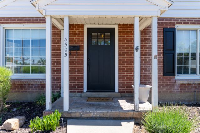 4505 S HOLLADAY CIR, Holladay, UT 84117