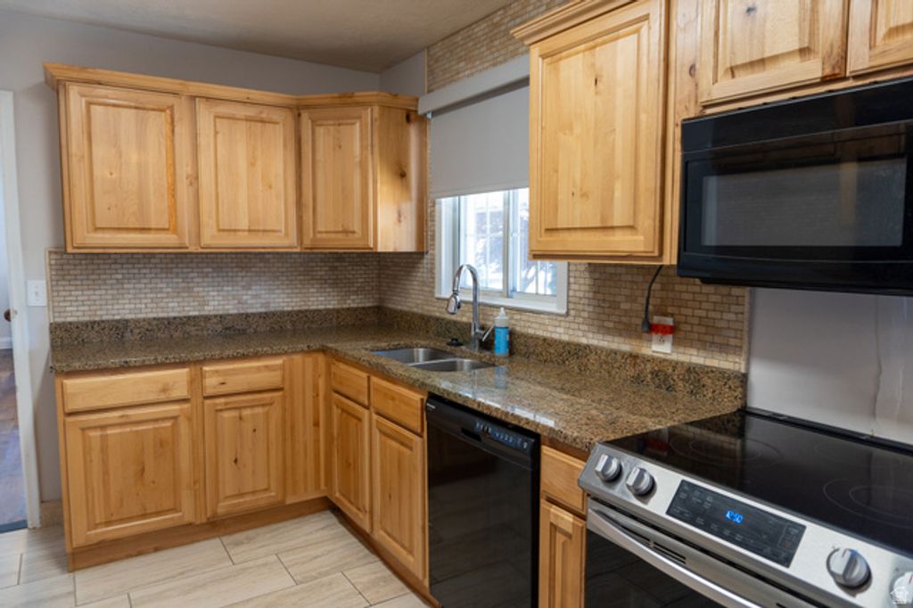 Image 5 of property listing at 4505 S HOLLADAY CIR, Holladay, UT 84117