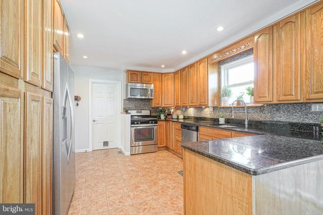 42 JOANS LN, Berlin, NJ 08009