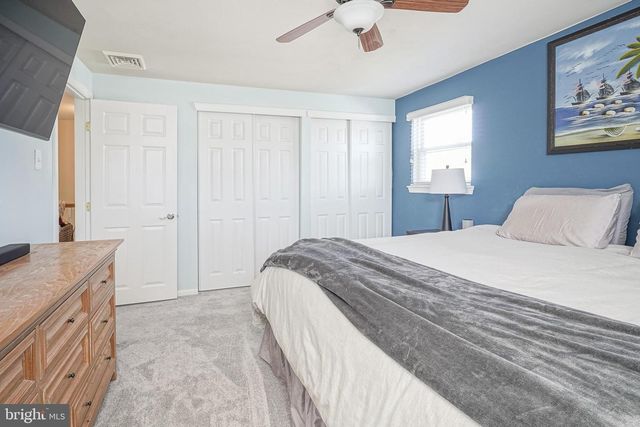 42 JOANS LN, Berlin, NJ 08009