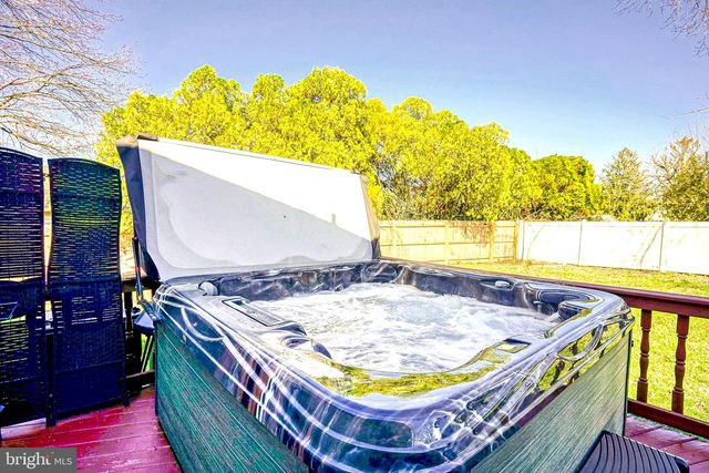 42 JOANS LN, Berlin, NJ 08009