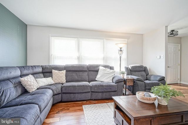 42 JOANS LN, Berlin, NJ 08009