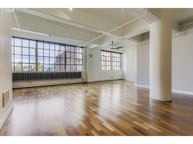 1314 Nw IRVING St 303, Portland, OR 97209