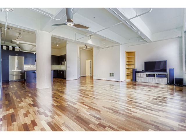 1314 Nw IRVING St 303, Portland, OR 97209