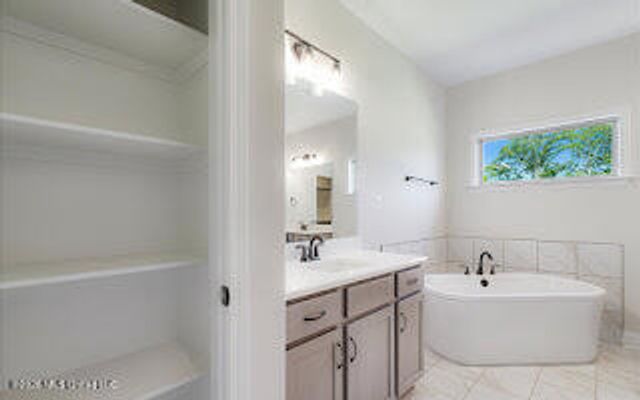 2263 Scott Mdws Lane, Hernando, MS 38632