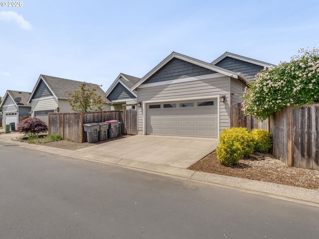 Image 34 of property listing at 3584 Ne HEMBREE St, Mc Minnville, OR 97128