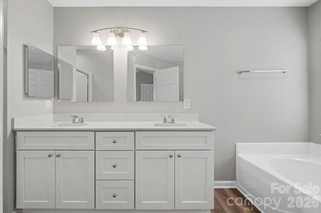 8401 Redstone View Drive, Charlotte, NC 28269