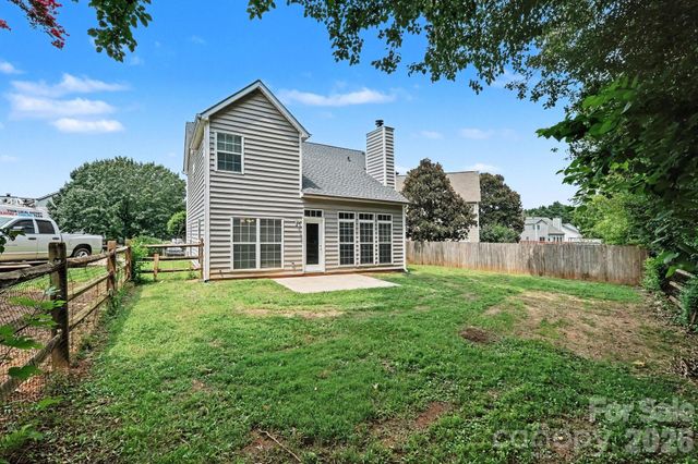 8401 Redstone View Drive, Charlotte, NC 28269