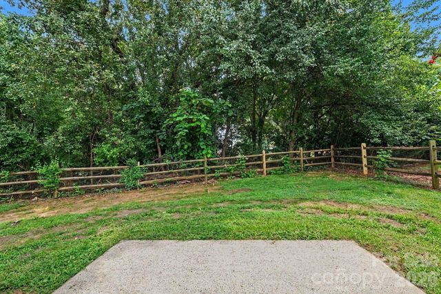 8401 Redstone View Drive, Charlotte, NC 28269