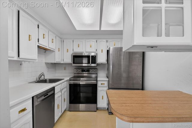 19555 Dartmouth Place, Northville Township, MI 48167