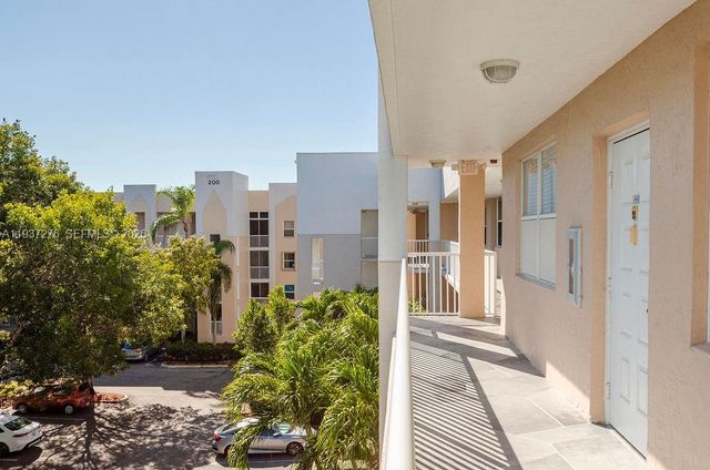2601 N Nob Hill Road 402, Sunrise, FL 33322