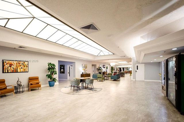 2601 N Nob Hill Road 402, Sunrise, FL 33322