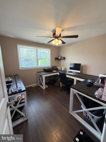 301 FAIRMOUNT AVE, Blackwood, NJ 08012