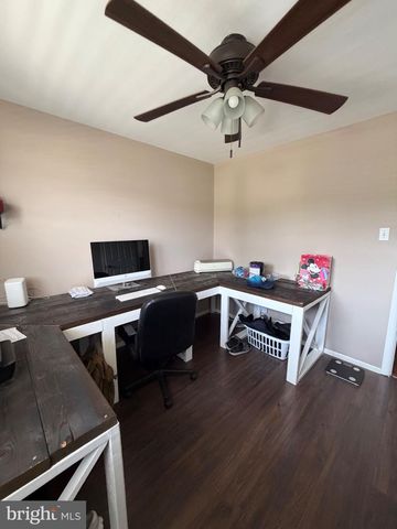 301 FAIRMOUNT AVE, Blackwood, NJ 08012