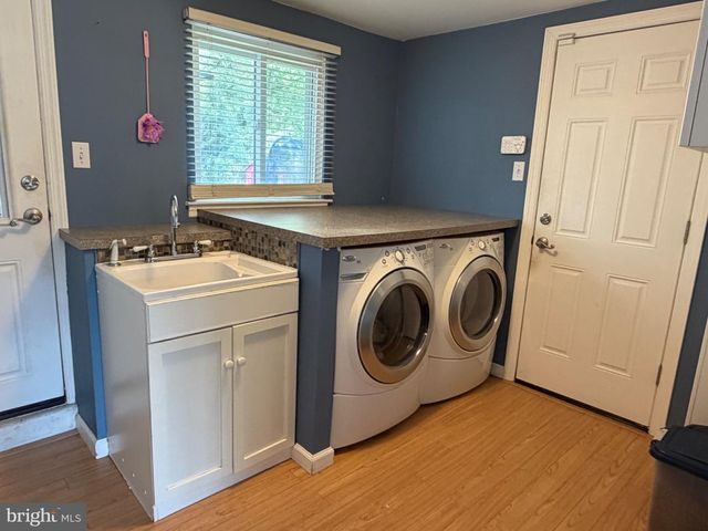 301 FAIRMOUNT AVE, Blackwood, NJ 08012