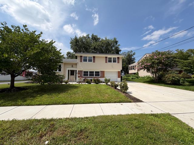 301 FAIRMOUNT AVE, Blackwood, NJ 08012