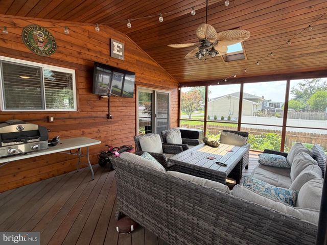 301 FAIRMOUNT AVE, Blackwood, NJ 08012