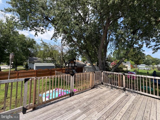301 FAIRMOUNT AVE, Blackwood, NJ 08012