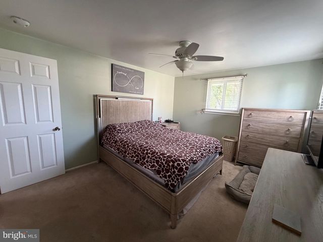 301 FAIRMOUNT AVE, Blackwood, NJ 08012