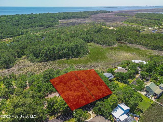 W Simmons Circle, Ocean Springs, MS 39564