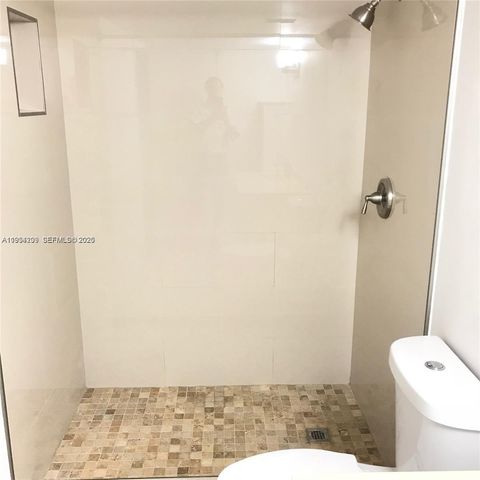 8215 Lake Dr 504, Doral, FL 33166