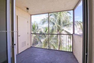 8215 Lake Dr 504, Doral, FL 33166