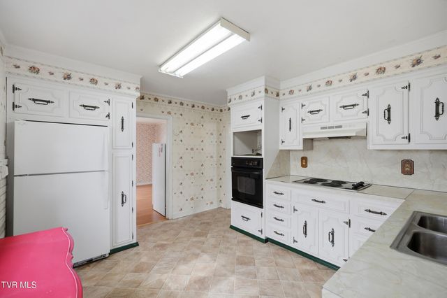 614 Southeast Jefferson Street, Coeburn, VA 24230