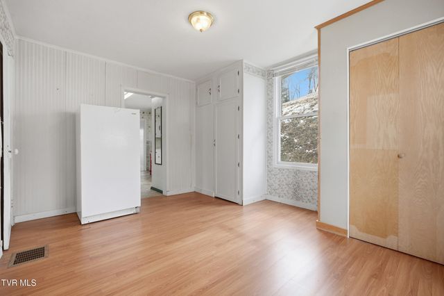 614 Southeast Jefferson Street, Coeburn, VA 24230