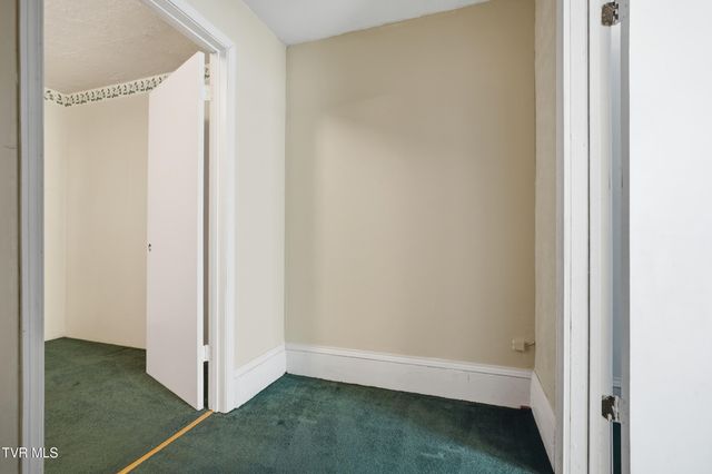 614 Southeast Jefferson Street, Coeburn, VA 24230