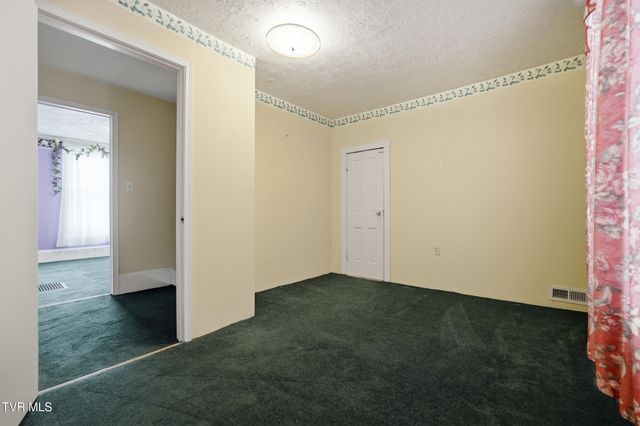 614 Southeast Jefferson Street, Coeburn, VA 24230