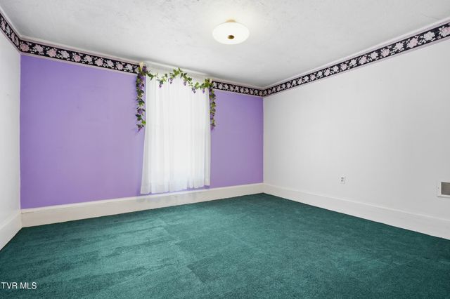 614 Southeast Jefferson Street, Coeburn, VA 24230