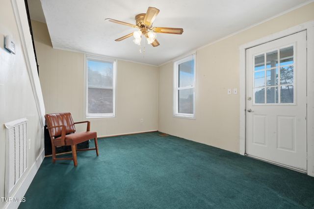 614 Southeast Jefferson Street, Coeburn, VA 24230