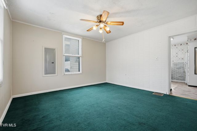 614 Southeast Jefferson Street, Coeburn, VA 24230