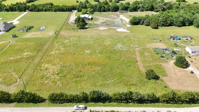 1676 County Road 4668, Trenton, TX 75490