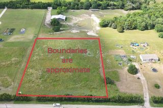 1676 County Road 4668, Trenton, TX 75490