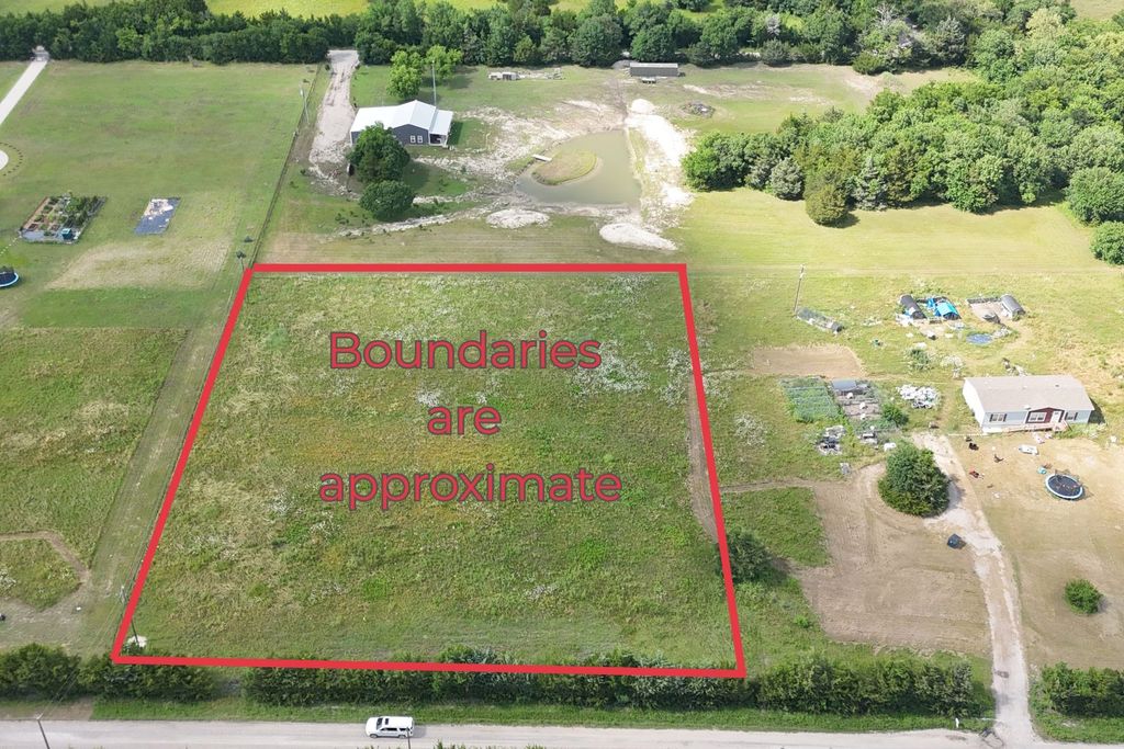 1676 County Road 4668, Trenton, TX 75490