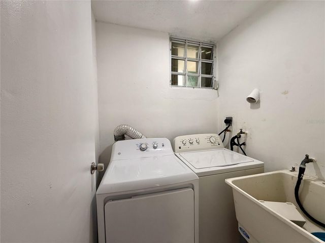 5870 AVE. JOSÉ M. TARTAK B1, Carolina, PR 00979