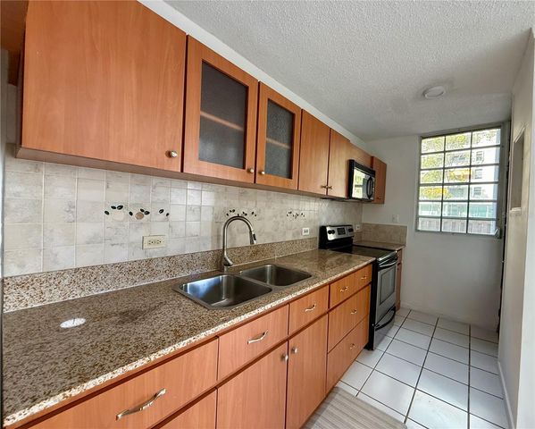5870 AVE. JOSÉ M. TARTAK B1, Carolina, PR 00979