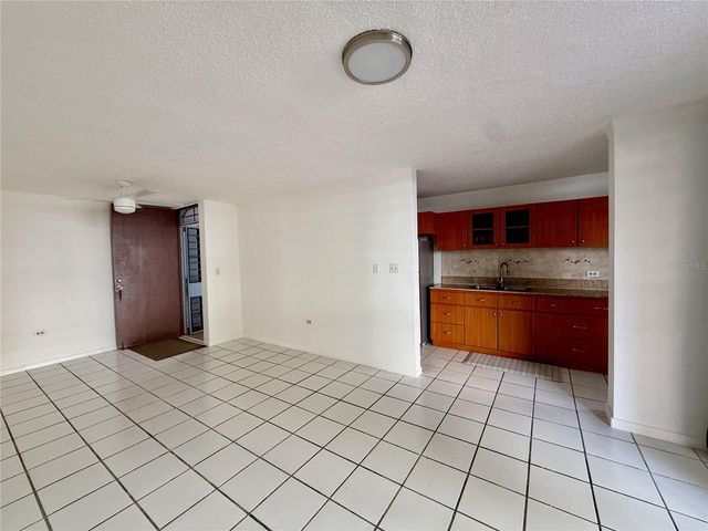 5870 AVE. JOSÉ M. TARTAK B1, Carolina, PR 00979
