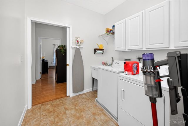 322 Lauryn Meadows Court, Fairfield, OH 45014