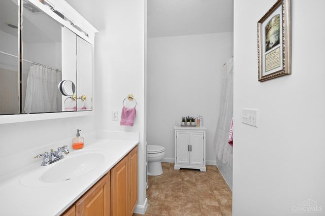 322 Lauryn Meadows Court, Fairfield, OH 45014