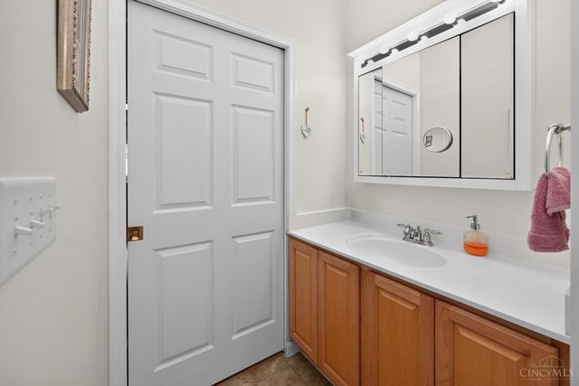 322 Lauryn Meadows Court, Fairfield, OH 45014