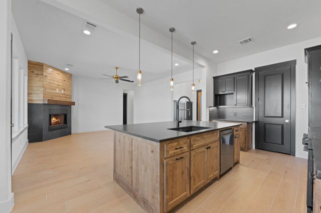 417 Collum View, Azle, TX 76020