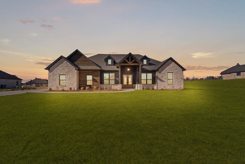 417 Collum View, Azle, TX 76020