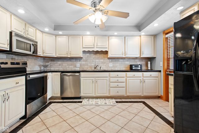 1373 Central Avenue, Noblesville, IN 46060