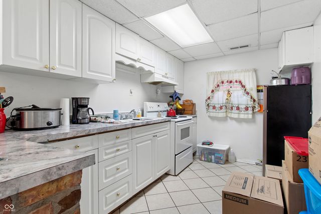 1373 Central Avenue, Noblesville, IN 46060